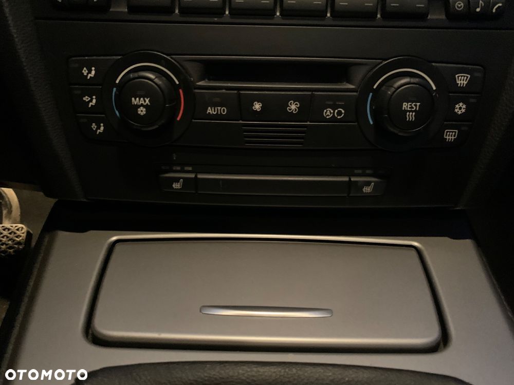 BMW E90 Komplet fotele skórzane boczki kanapa w bd stanie grzane - 4