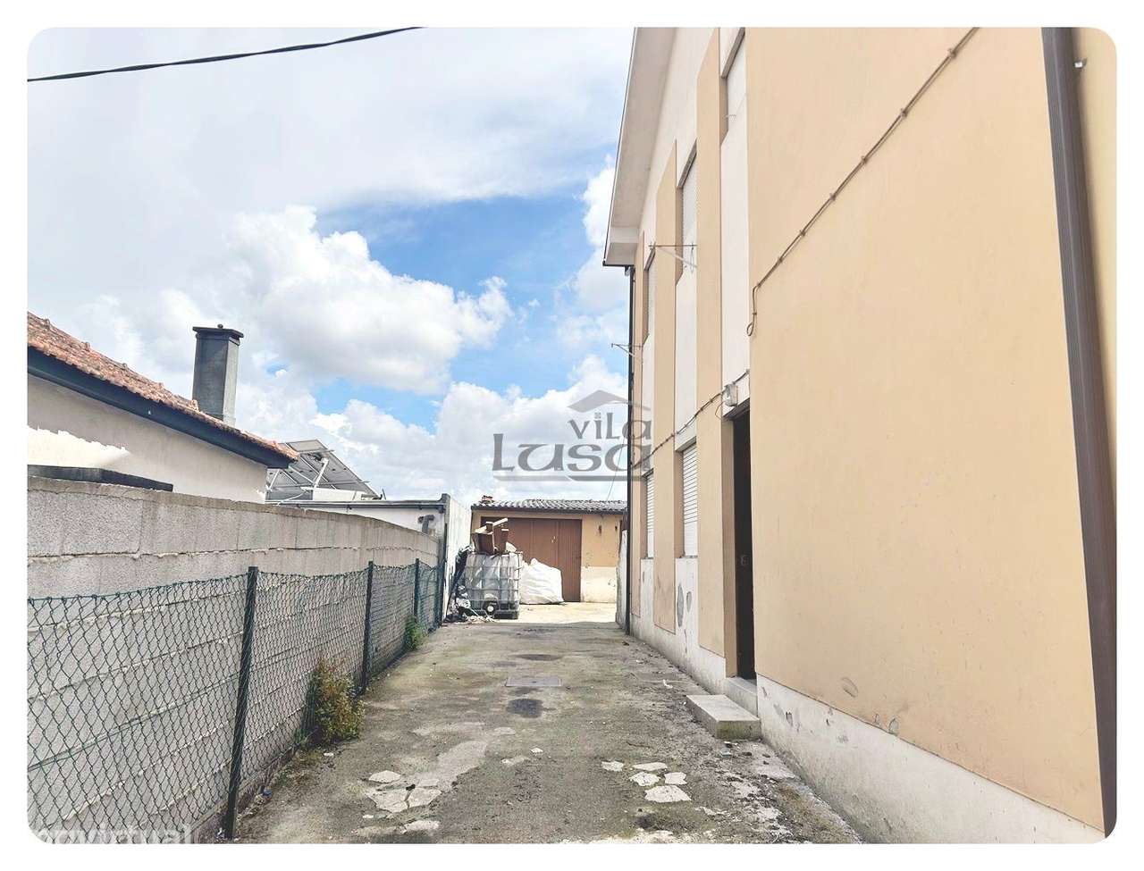 Moradia Bifamiliar com logradouro terreno e anexos 7 caminhos Gondomar - Grande imagem: 2/14