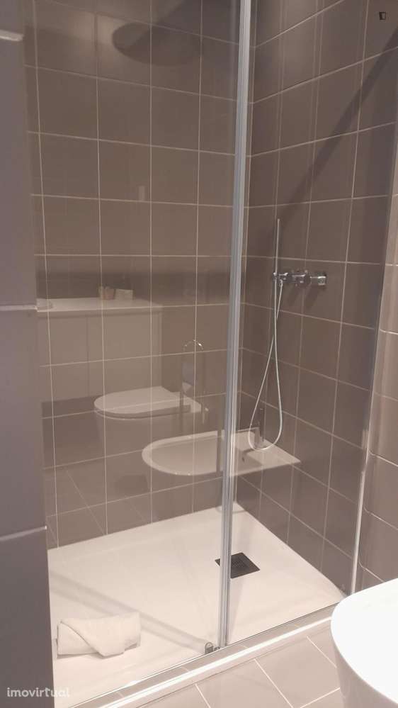 Quarto - localizado em Paranhos Porto - Grande imagem: 5/8