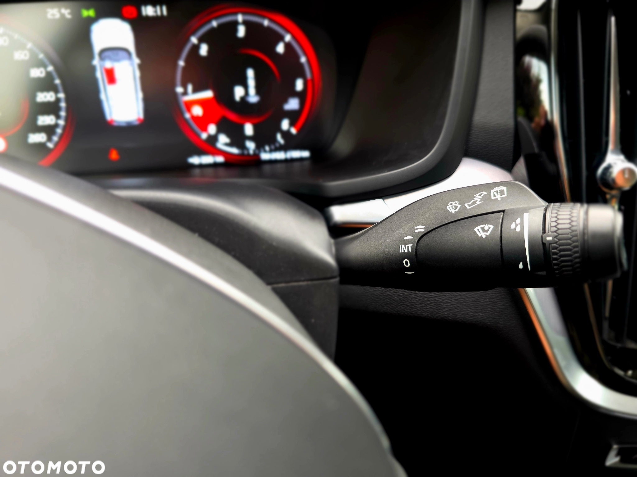 Volvo V60 D4 Momentum Pro - 23