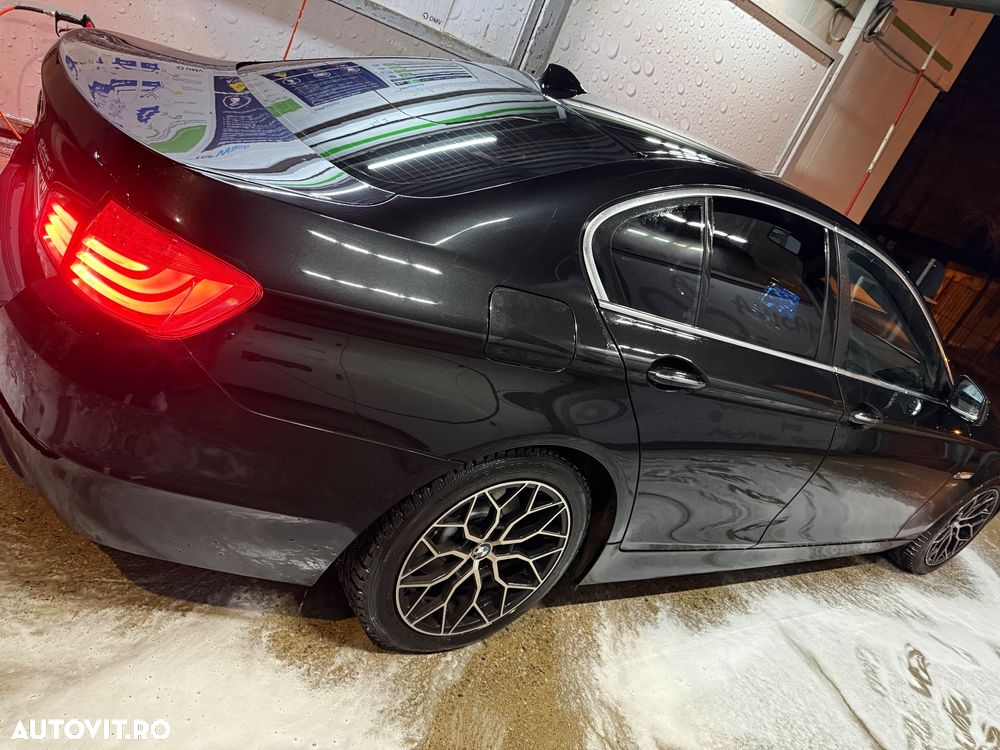 BMW Seria 5 525d xDrive - 7