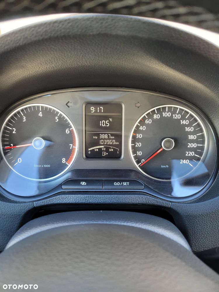 Volkswagen Polo - 9
