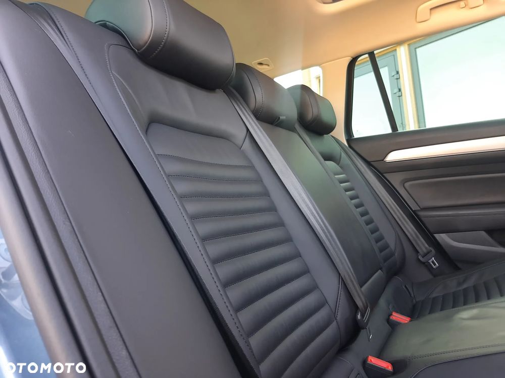 Volkswagen Passat 1.6 TDI SCR DSG Business - 15