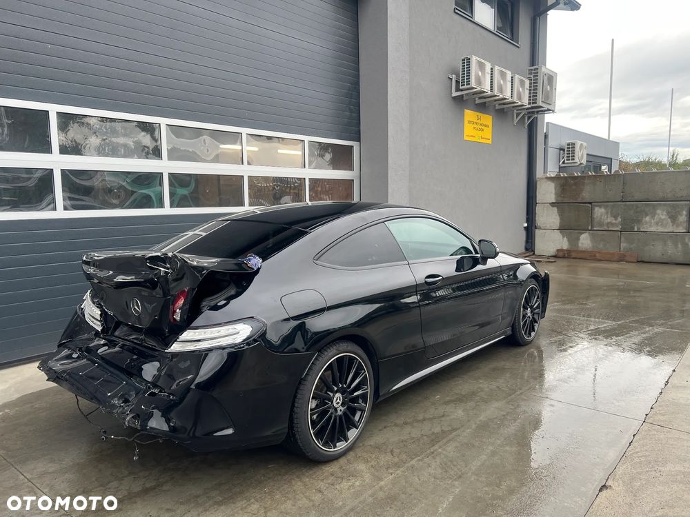 Mercedes-Benz Klasa C 300 9G-TRONIC - 3