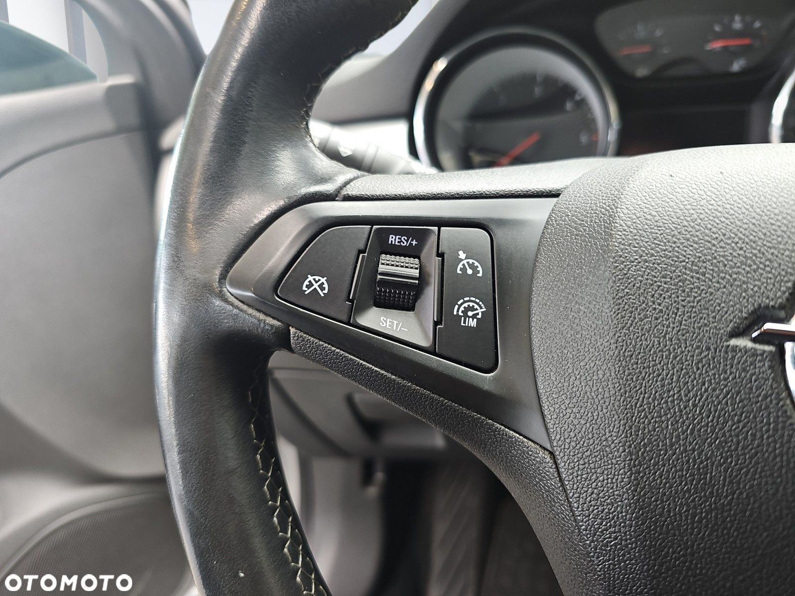 Opel Astra V 1.5 CDTI Edition S&S - 13