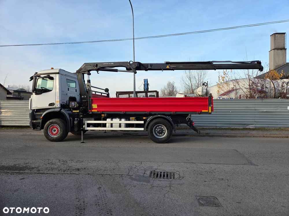 Mercedes-Benz AROCS 1824 // HDS HMF 1420-K2 // PILOT FUNKCJE 5 i 6 // NOWY KIPER WYWROTKA // ZAWIESZENIE BUDOWLANE WYSOKIE // PRZED PIERWSZĄ REJ W PL - 13
