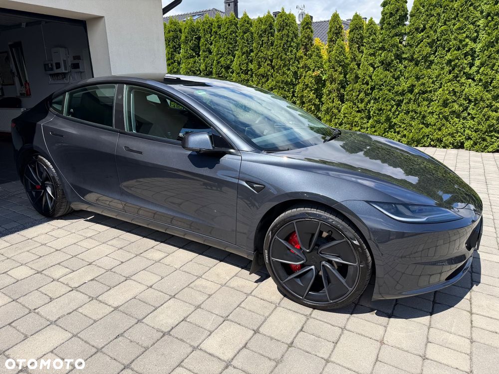 Tesla Model 3 AWD - 2