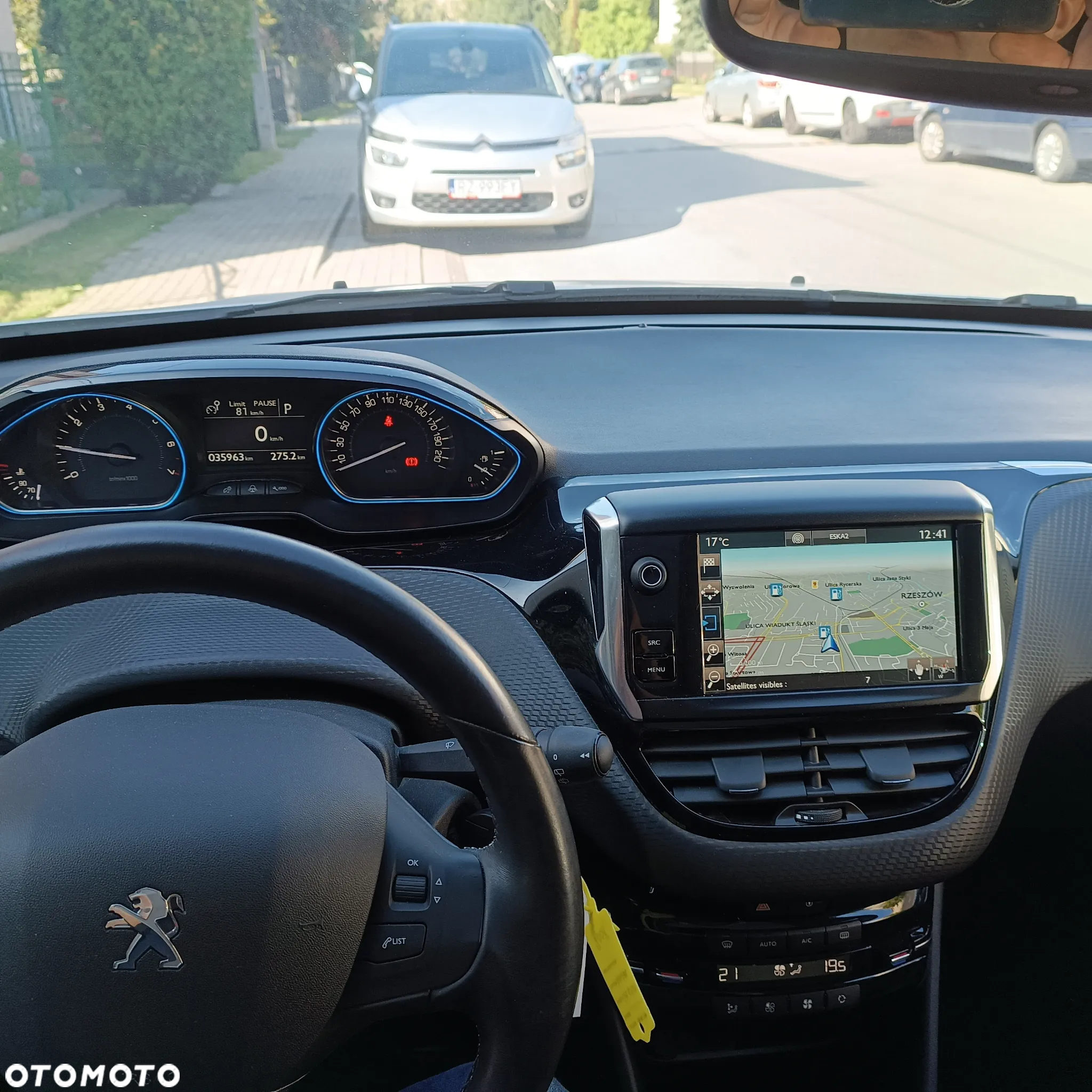 Peugeot 2008 - 10