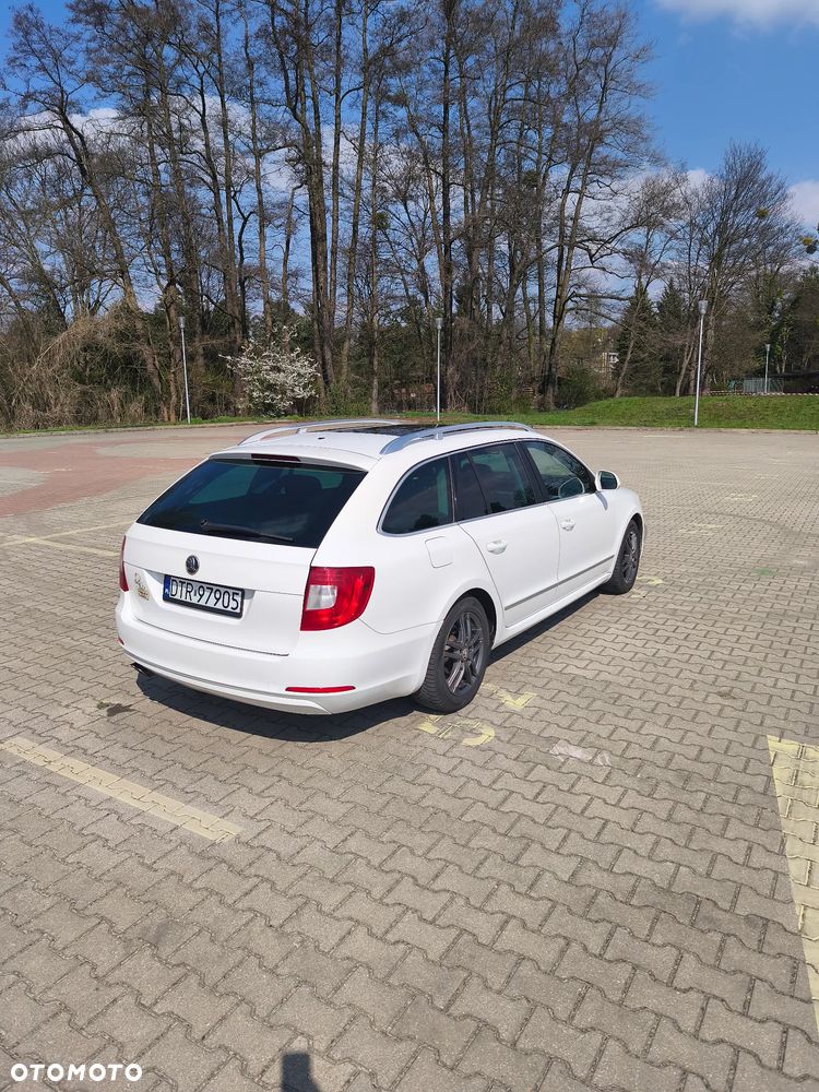 Skoda Superb 2.0 TDI DSG Exclusive - 3