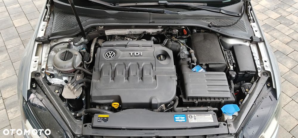 Volkswagen Golf 1.6 TDI BlueMotion Technology DSG Lounge - 32