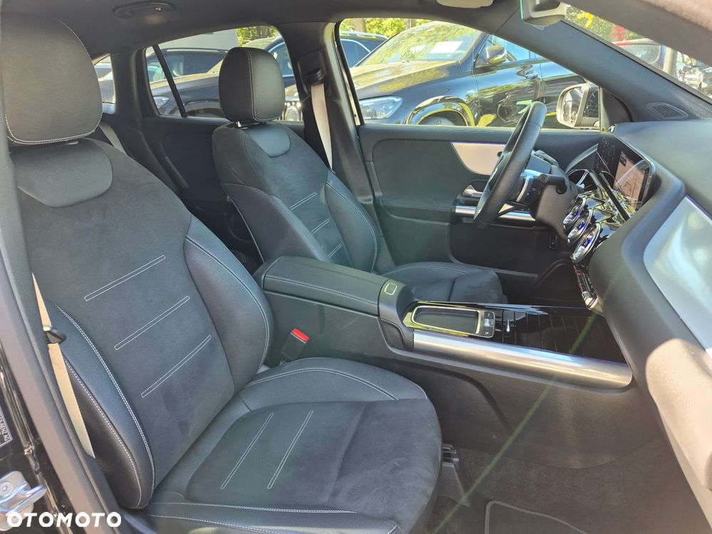 Mercedes-Benz GLA 200 AMG Line - 30
