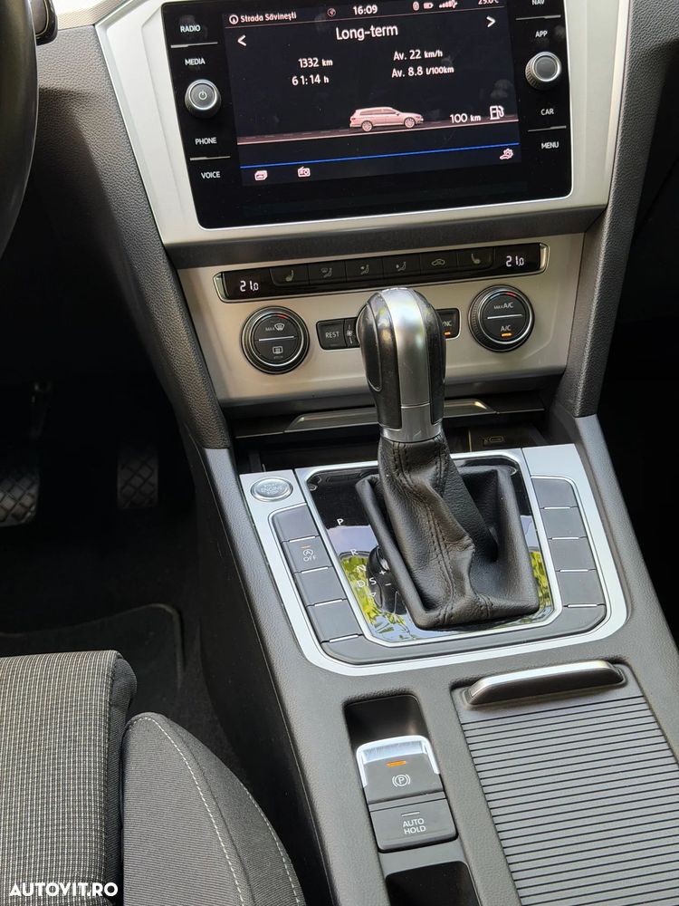 Volkswagen Passat 2.0 TDI DSG Comfortline - 38