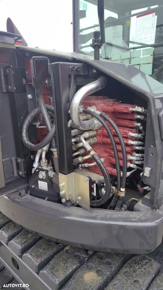 Hitachi ZX85, 9,3 TONE, 2023, 1.965h, CUPLA RAPIDA HIDRAULICA, cupe ingusta si lata NOI, cupa taluz neinclinabila NOUA, senile cauciuc PAD, LAMA NIVELARE, Instalatia picon pe brate, Aer cond, sistem antifurt, Ad sapare 5m,ridica 5t, CA NOU-PROMOTIE 64.900Eur - 24