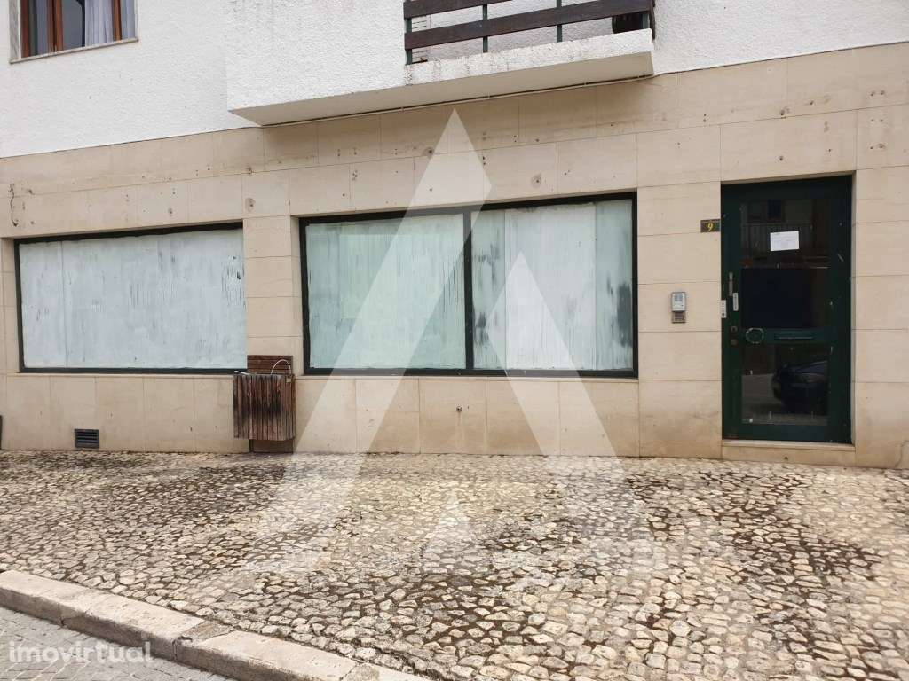 Loja no Centro de Freixo de Espada à Cinta - Grande imagem: 2/38