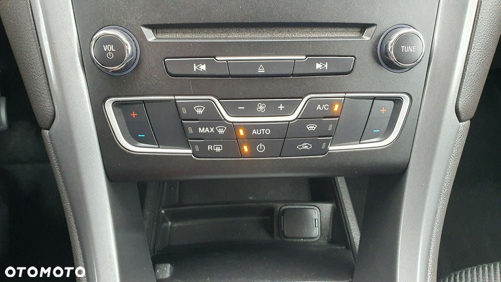 Ford Mondeo - 25