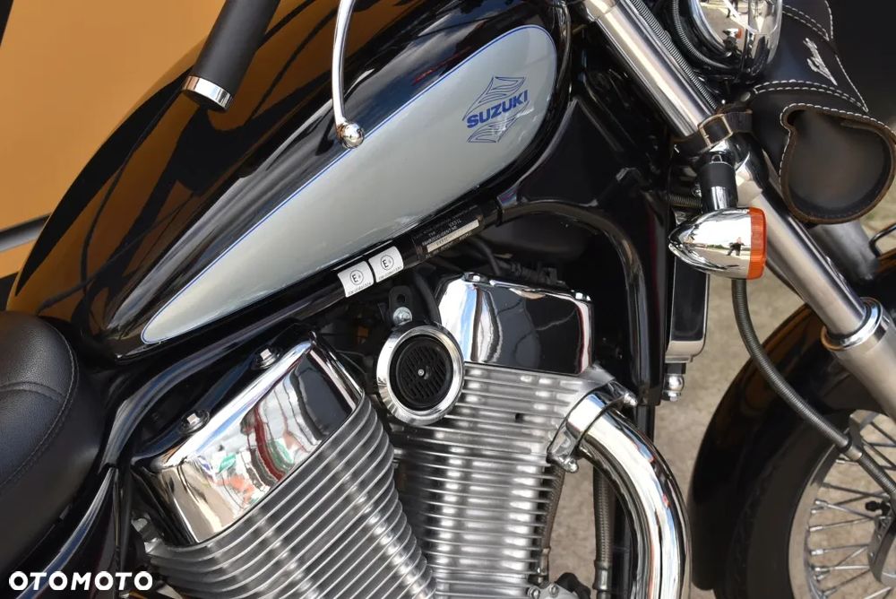Suzuki Intruder - 33