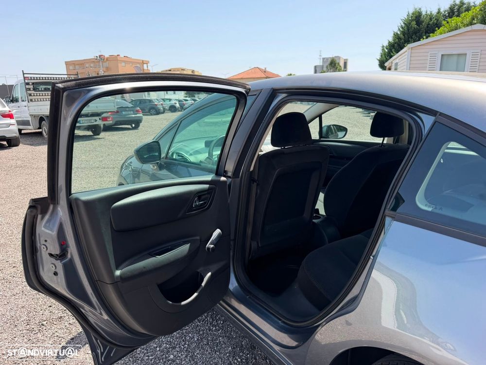 Citroën C4 1.6 HDi Attraction - 15