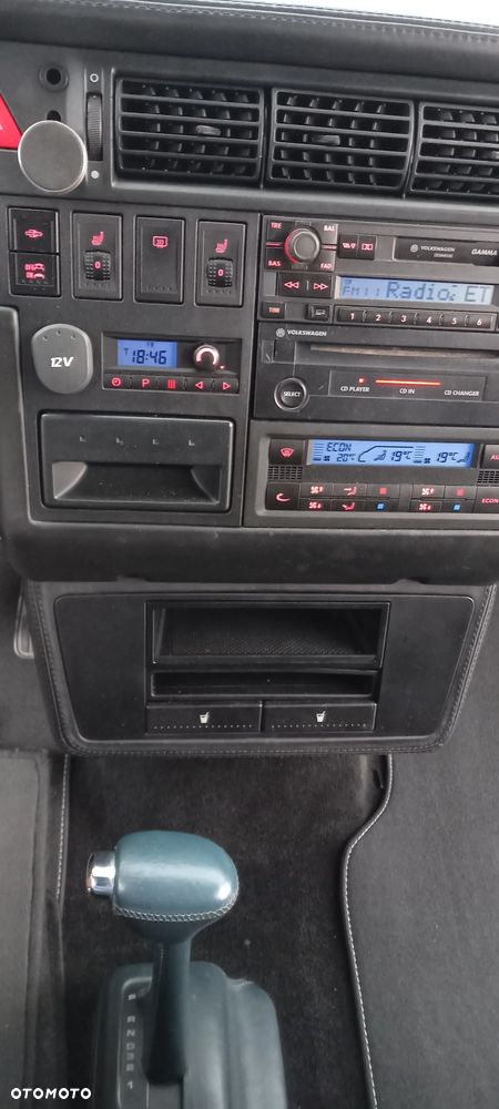 Volkswagen Caravelle Standard - 35