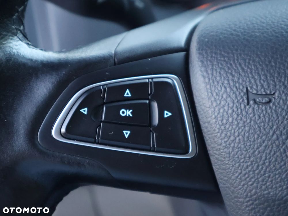 Ford Focus 1.0 EcoBoost Trend - 28