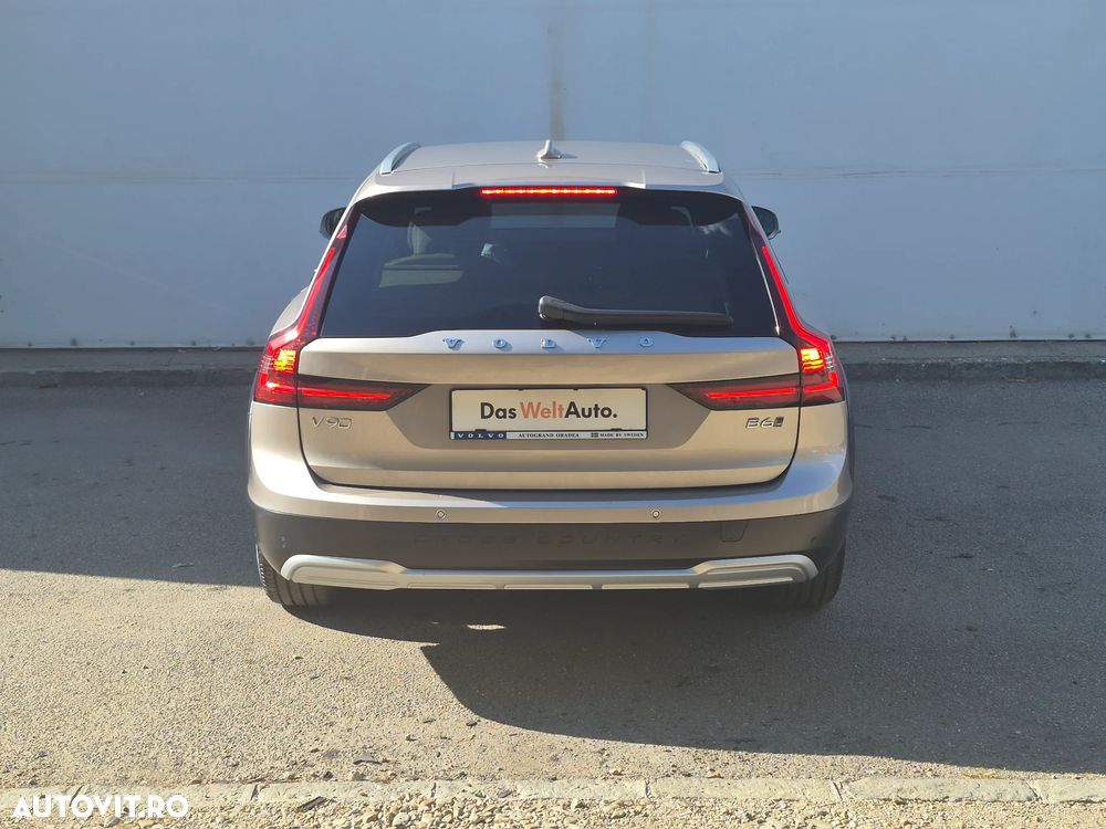 Volvo V90 B6 MHEV AT AWD Plus Bright - 13