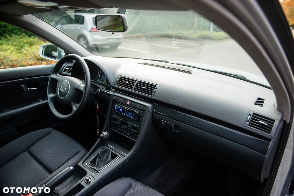 Audi A4 Limousine 1.6 - 25
