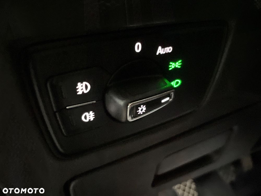 Volkswagen Passat 2.0 TDI (BlueMotion Technology) Comfortline - 27