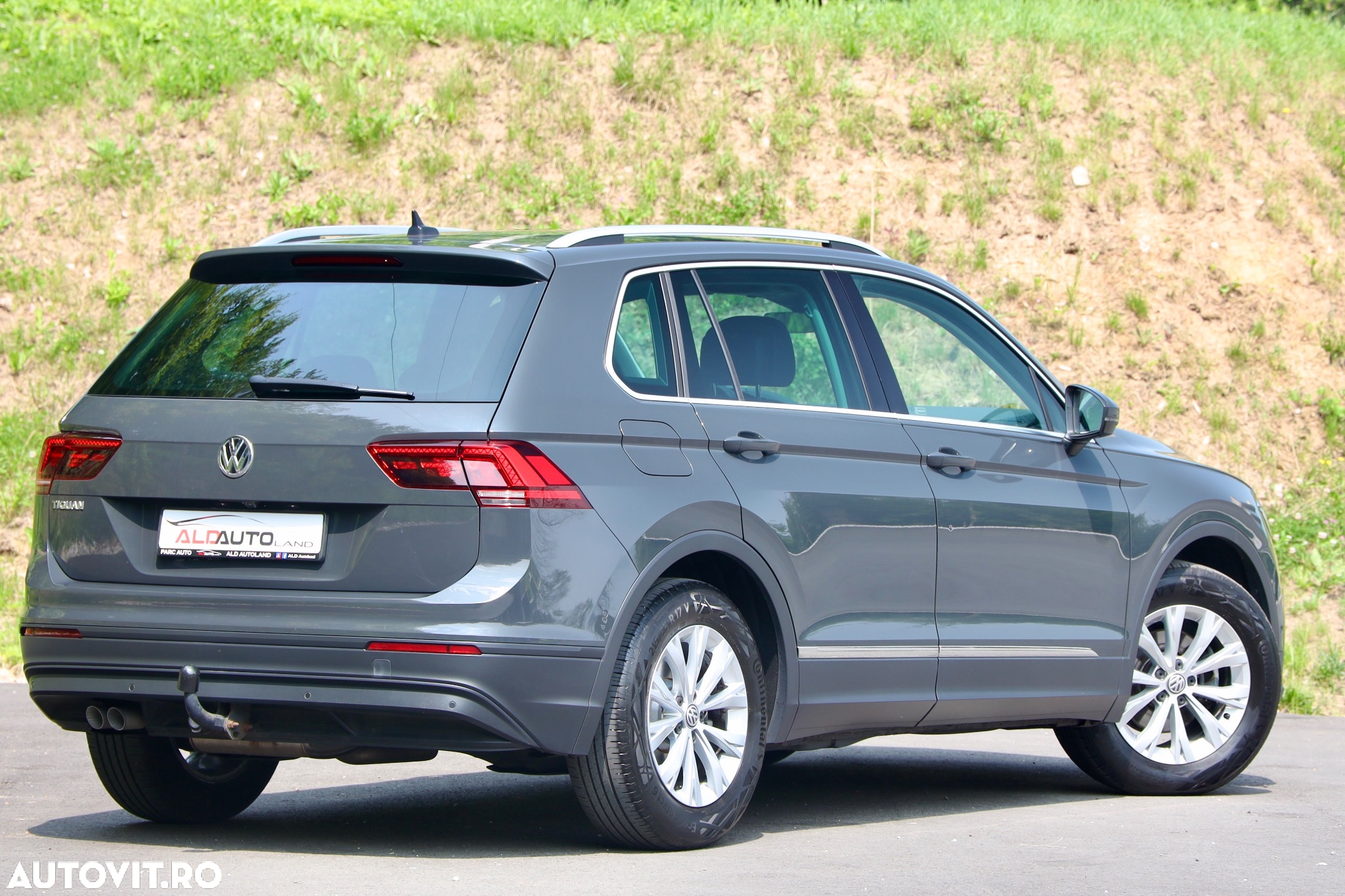 Volkswagen Tiguan 2.0 TDI DPF DSG Comfortline - 2