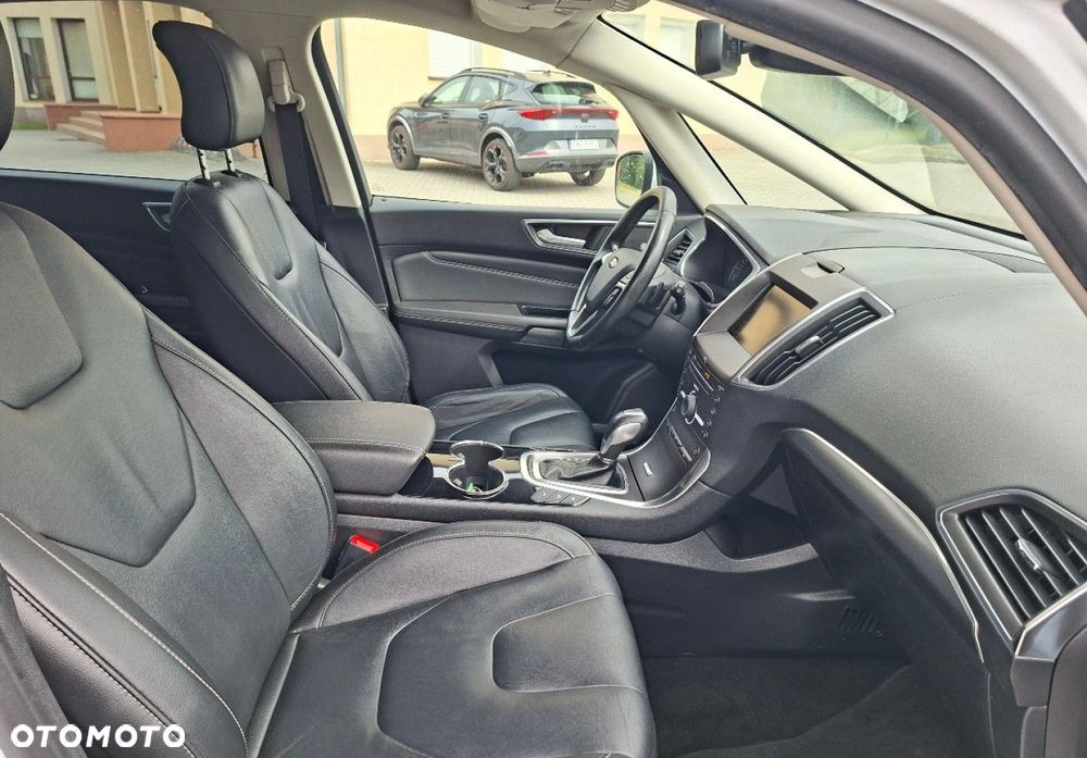 Ford S-Max - 13