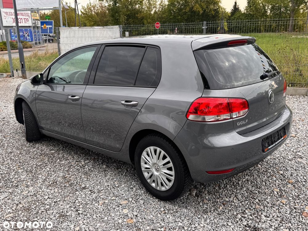 Volkswagen Golf - 6