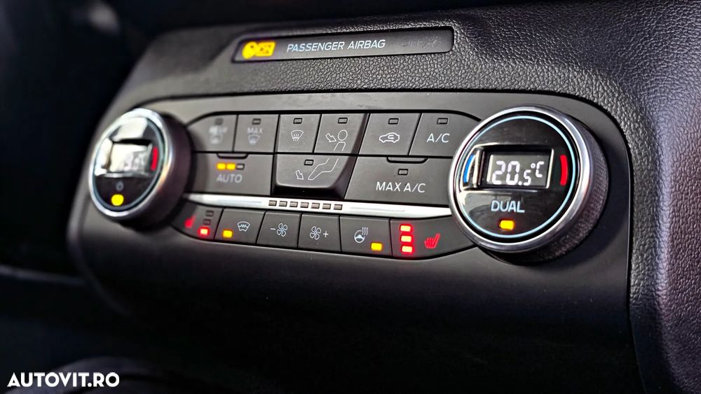 Ford Kuga 2.0 EcoBlue 4x4 Aut. TITANIUM - 14