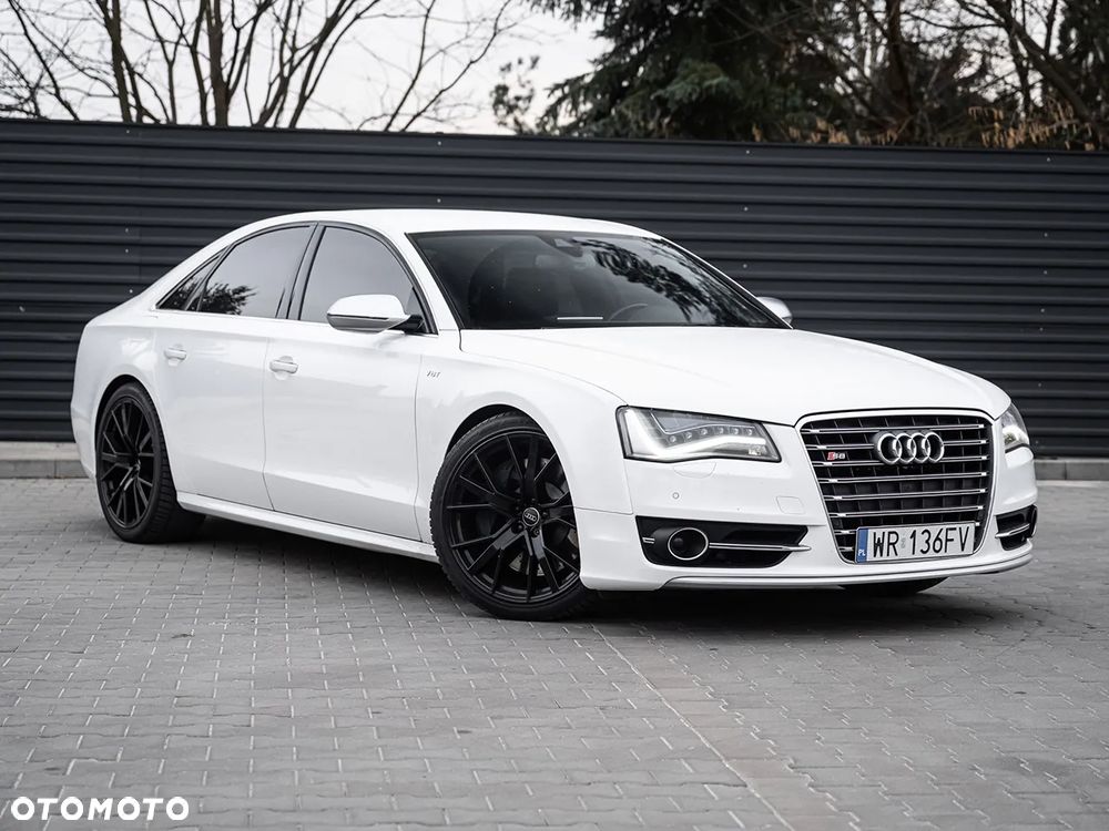 Audi S8 - 1