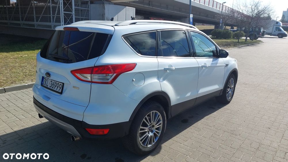 Ford Kuga 1.6 EcoBoost 2x4 Titanium - 5