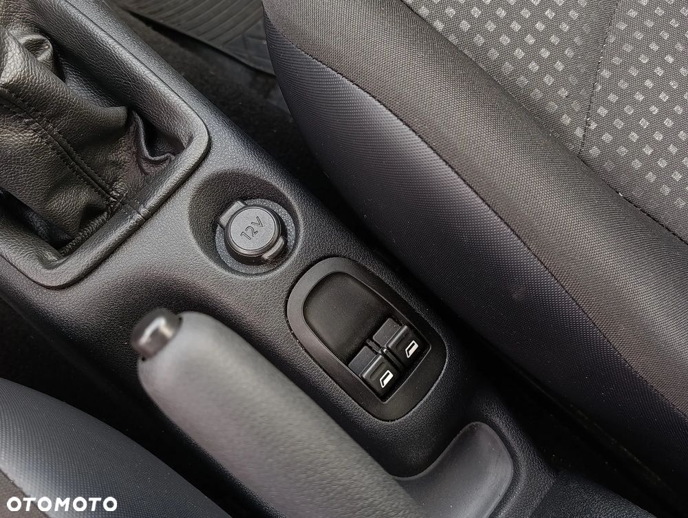 Peugeot 206 plus - 22