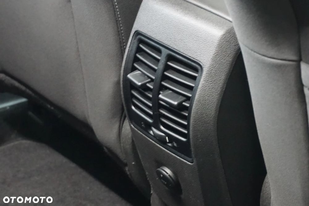 Ford Kuga 2.0 TDCi 2x4 SYNC - 22