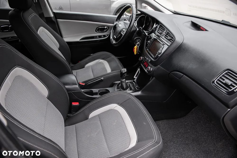 Kia Ceed - 29