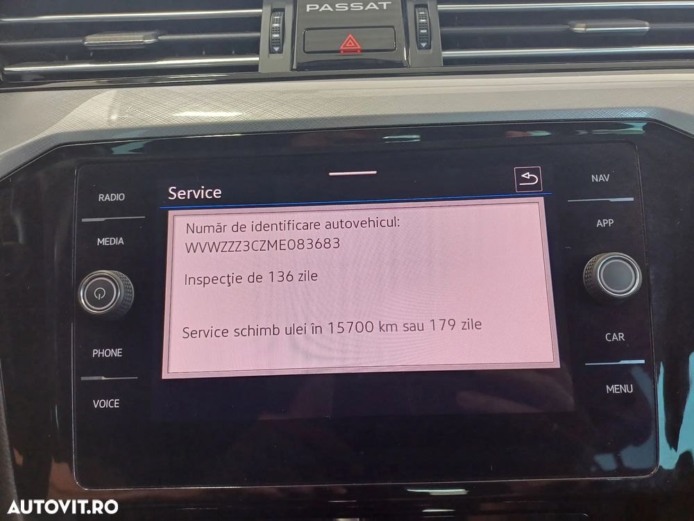 Volkswagen Passat Variant 2.0 TDI DSG Comfortline - 20