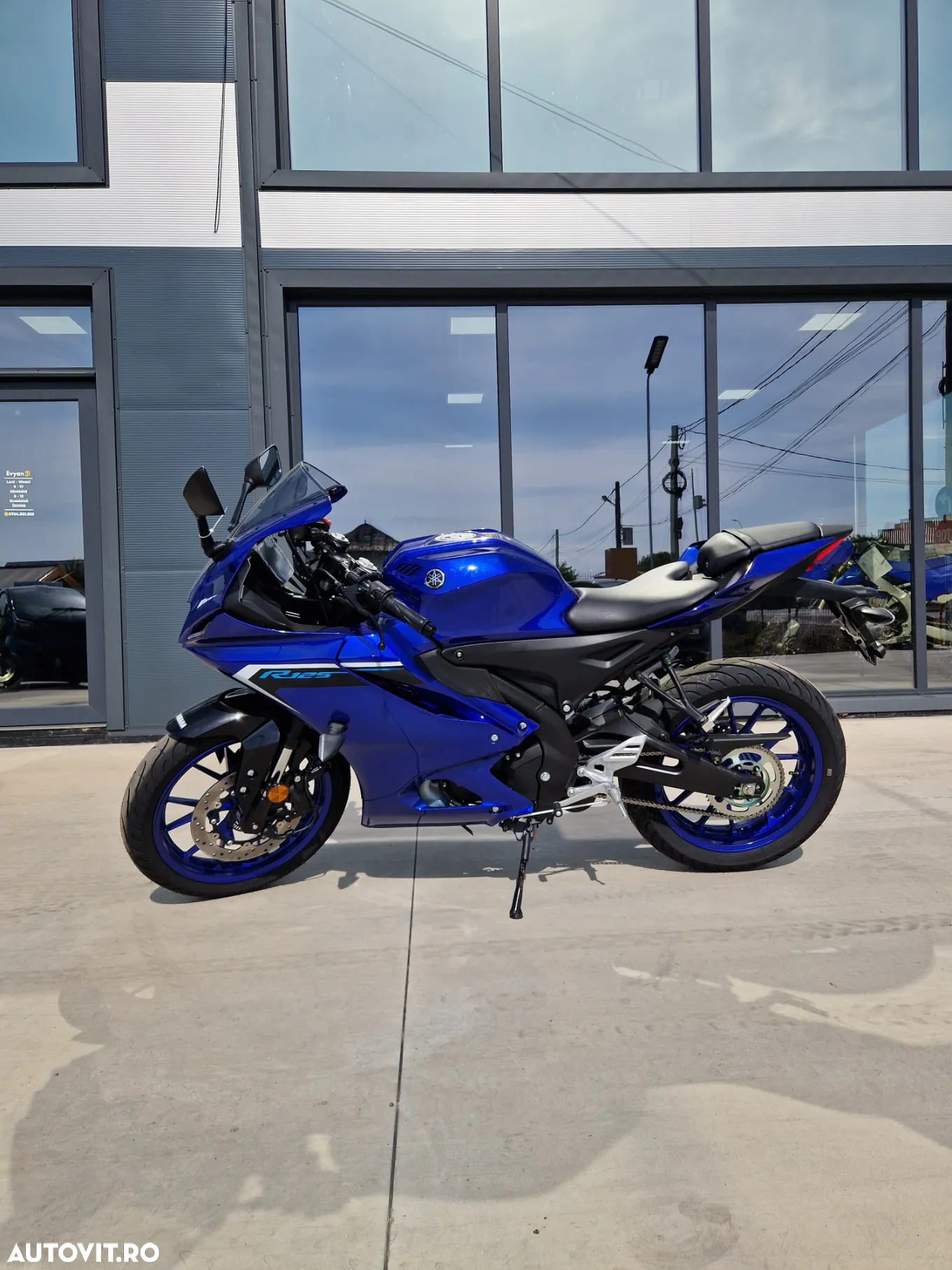 Yamaha YZF-R125 - 2