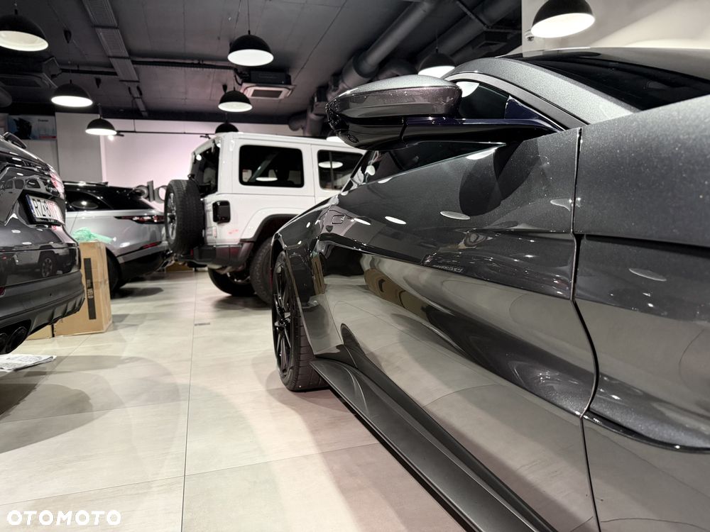 Aston Martin Vantage - 30