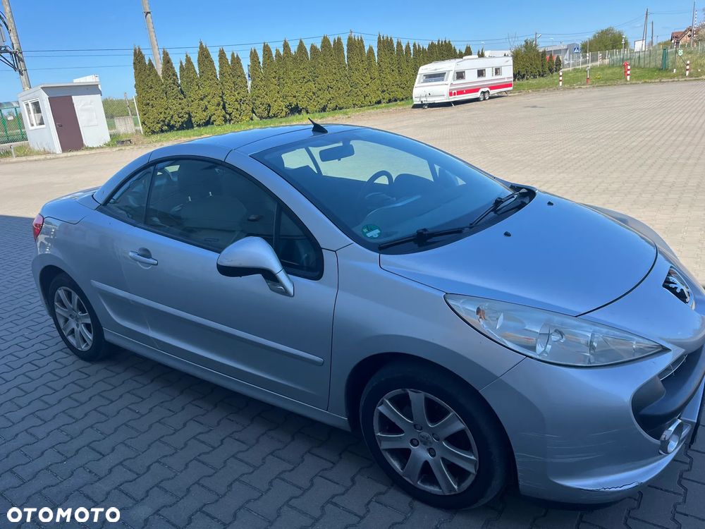 Peugeot 207 CC - 11