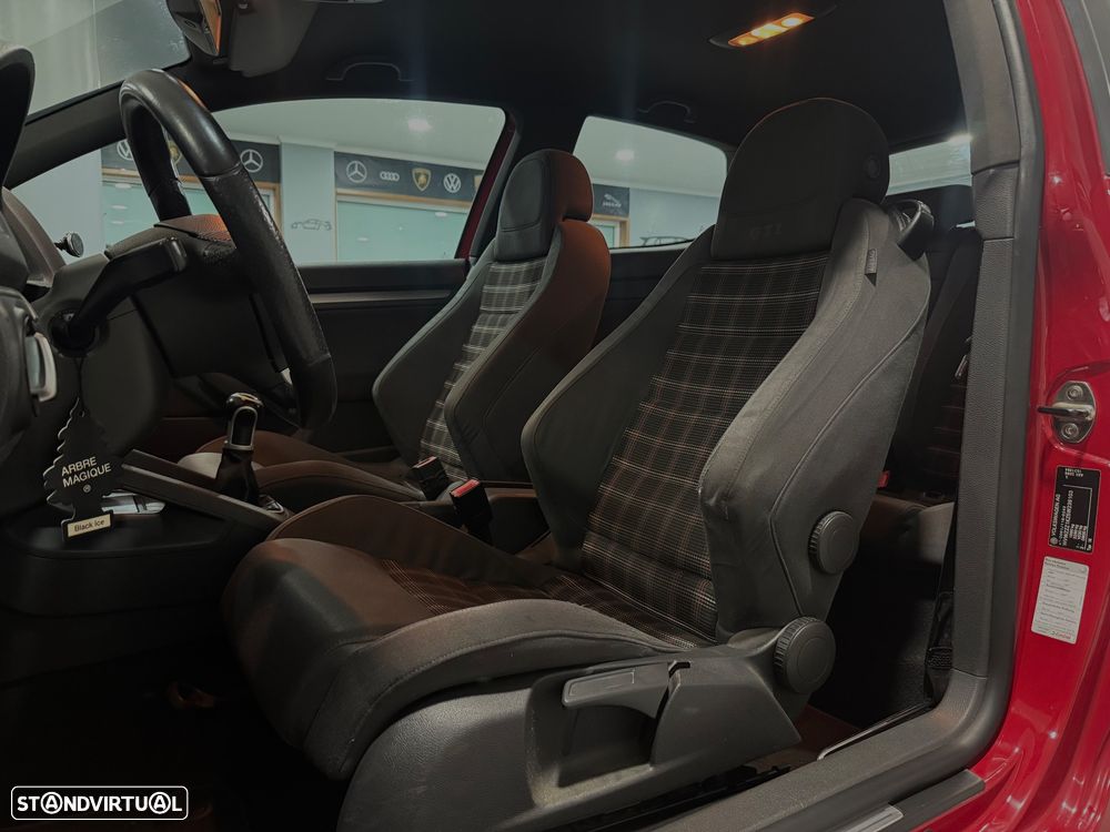 VW Golf 2.0 GTI - 9