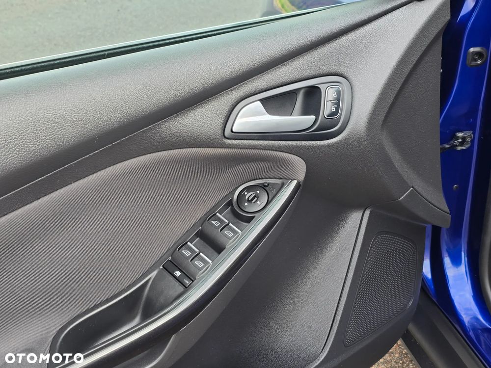 Ford Focus 1.0 EcoBoost 99g Titanium - 29