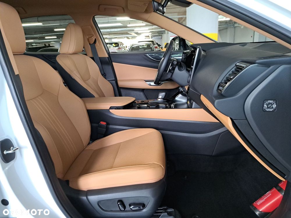 Lexus NX - 16