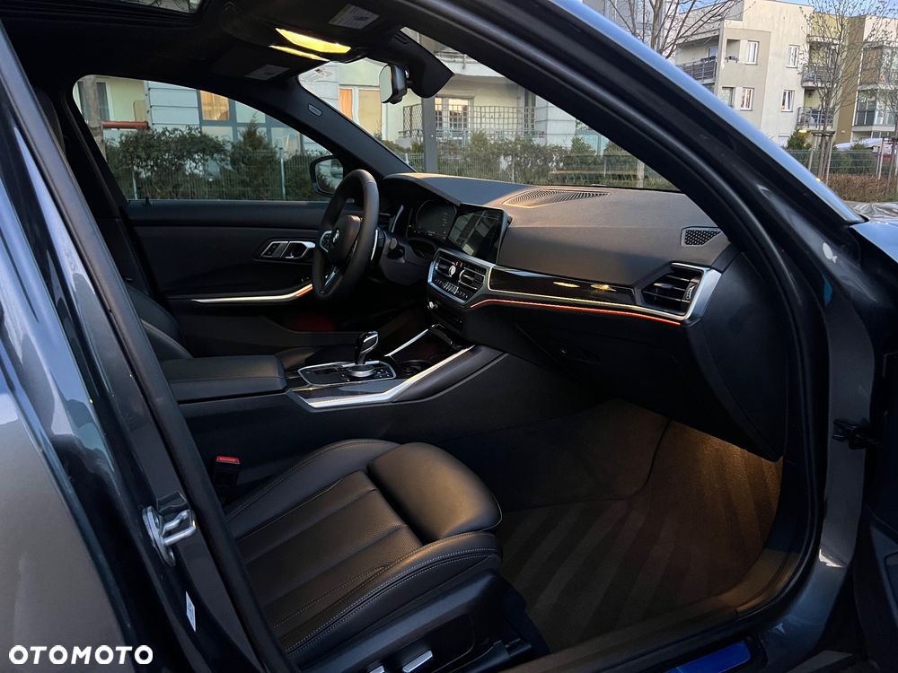 BMW Seria 3 330i M Sport - 18