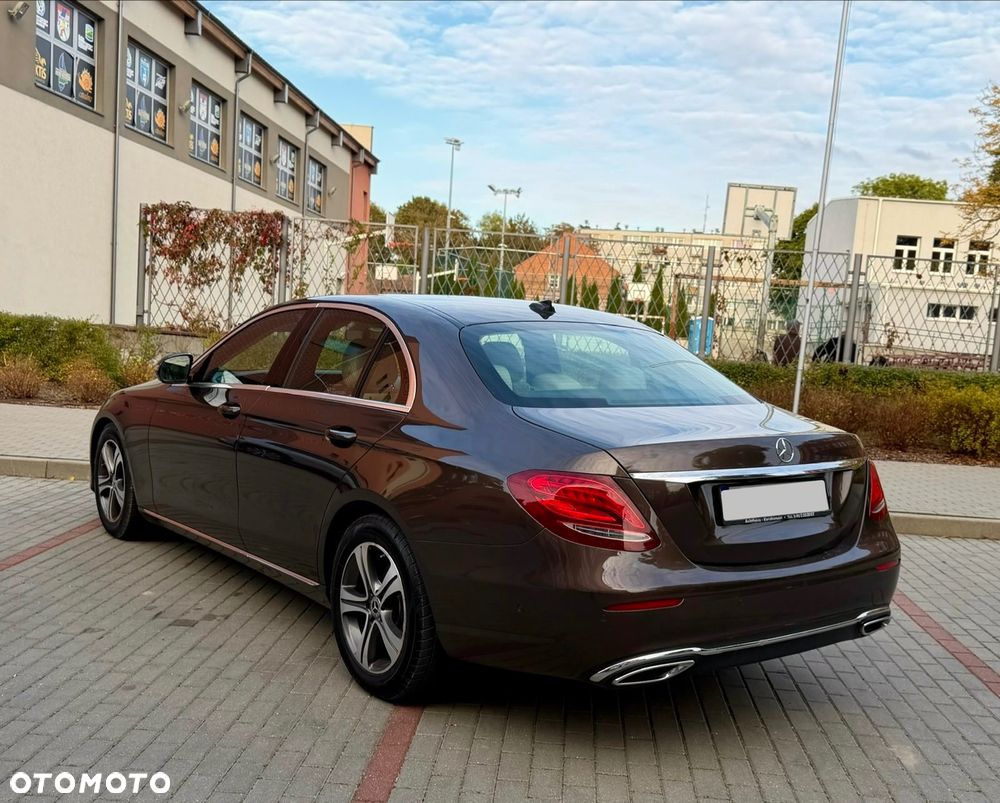 Mercedes-Benz Klasa E 200 d 9G-TRONIC - 4
