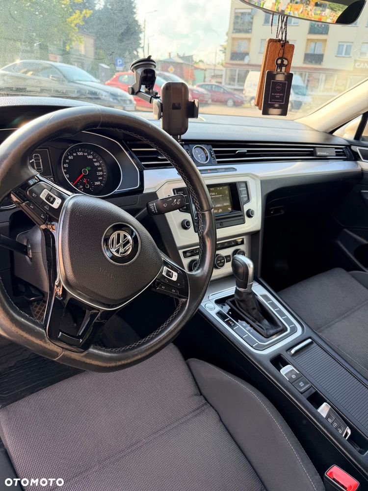 Volkswagen Passat - 19
