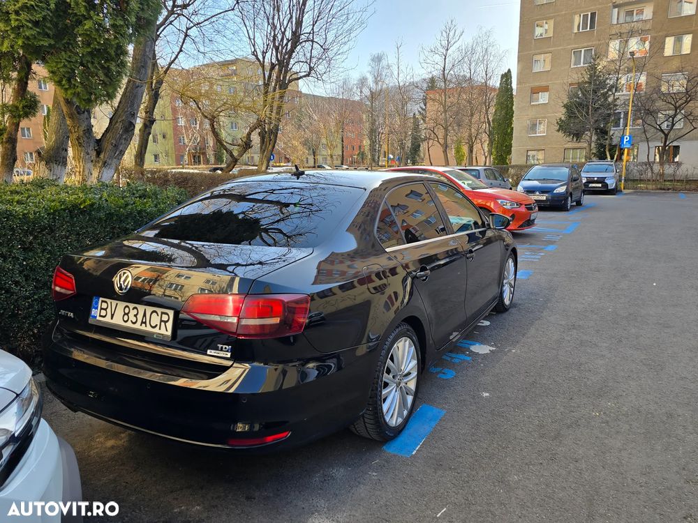Volkswagen Jetta 2.0 TDI DSG Comfortline - 12