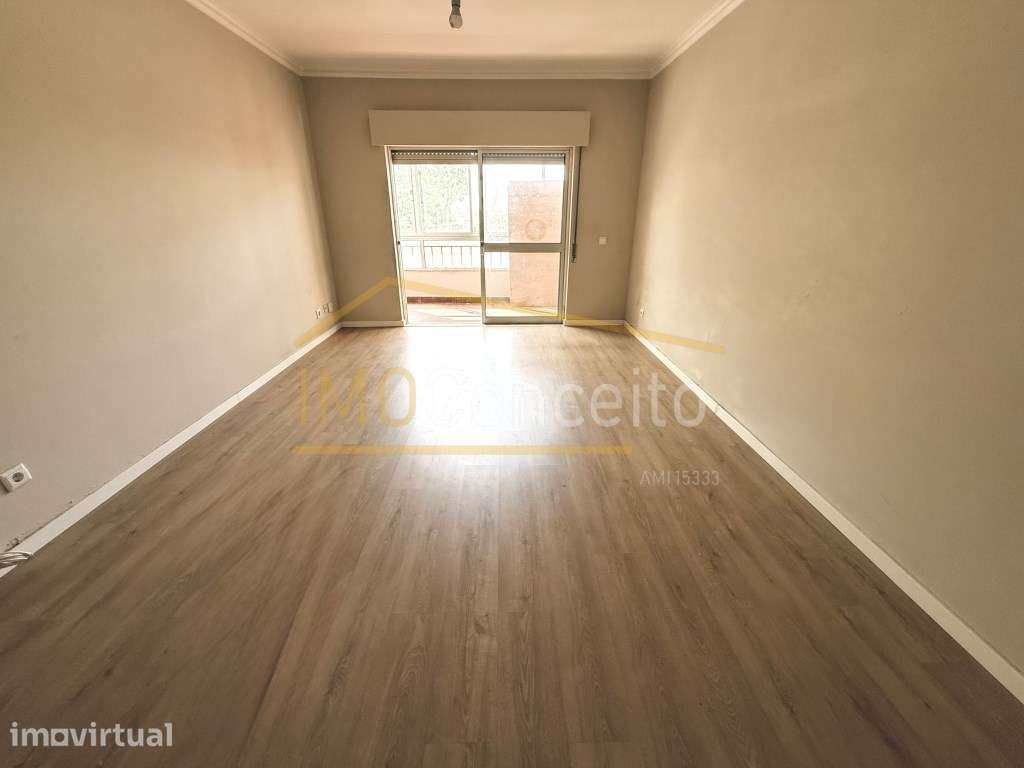 Apartamento T3 Semi Remodelado | Nossa Senhora de Fátima - Entronca... - Grande imagem: 3/18