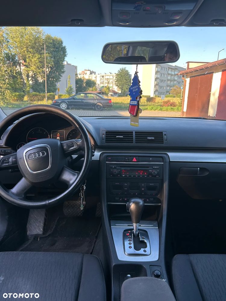 Audi A4 Avant - 10