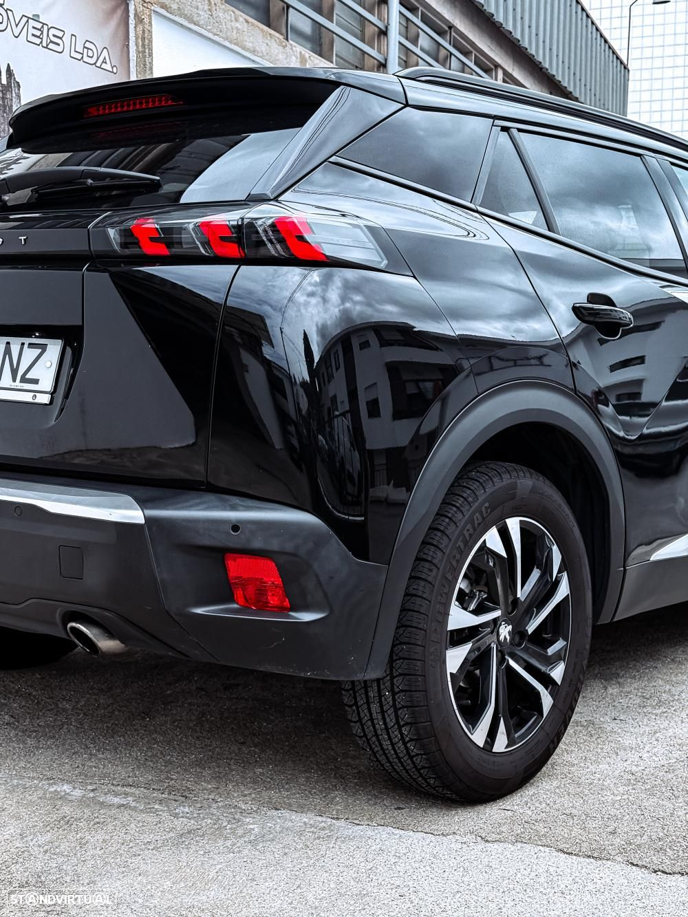 Peugeot 2008 BlueHDi 130 EAT8 GT Pack - 11