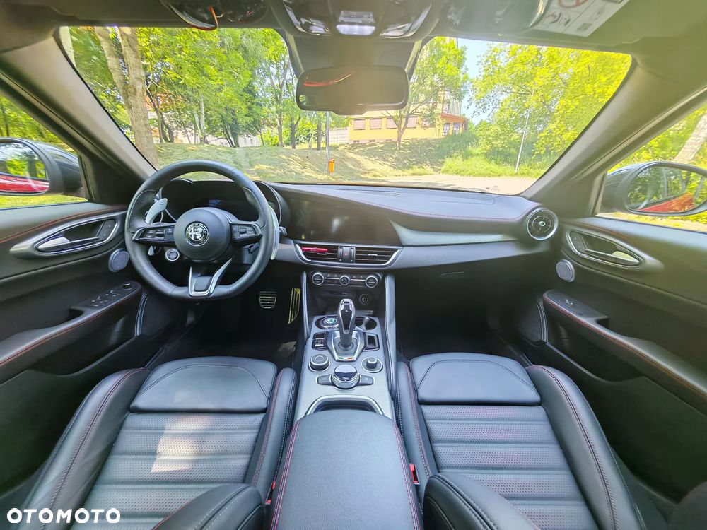 Alfa Romeo Giulia 2.0 Turbo Tributo Italiano Q4 - 13